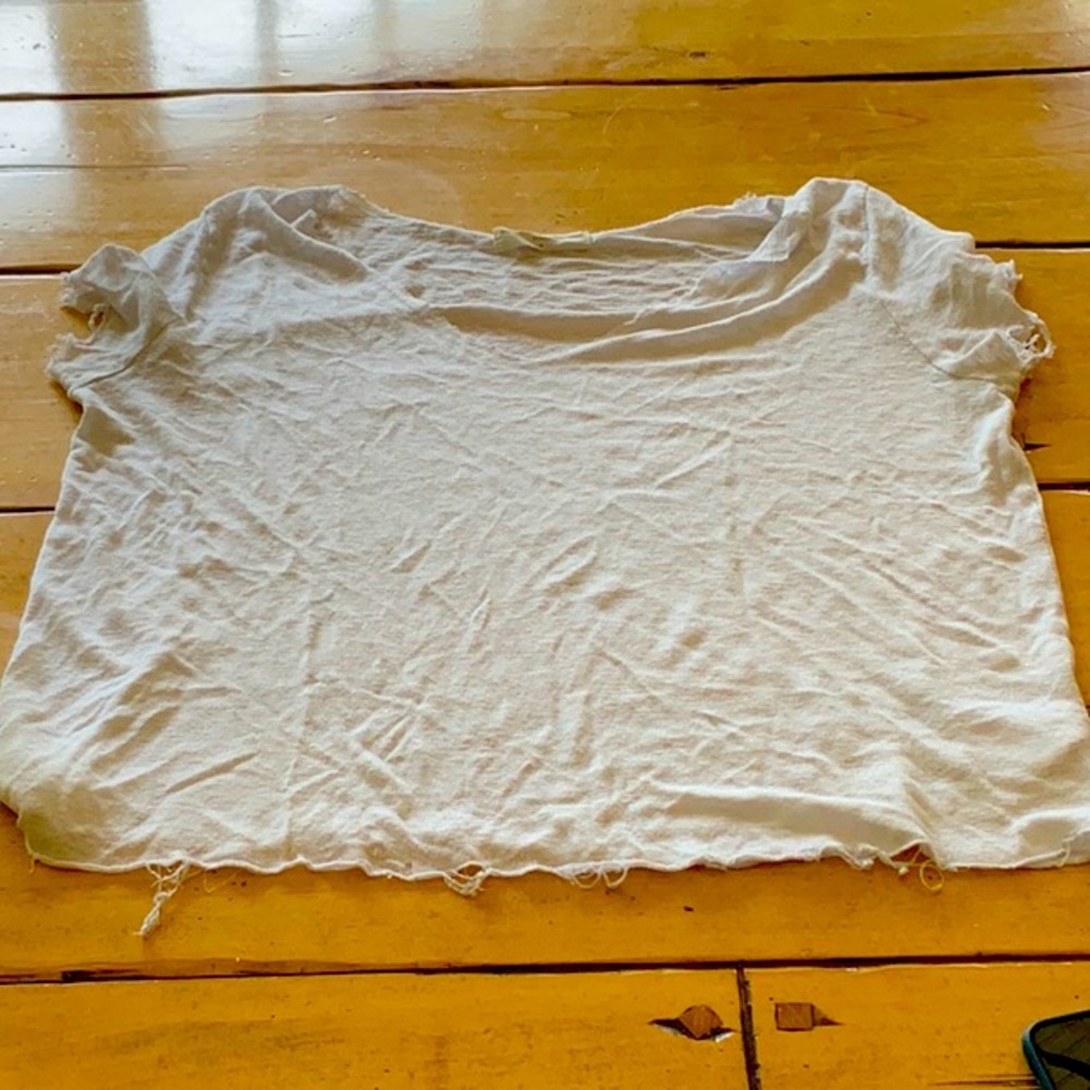 White v neck size M
